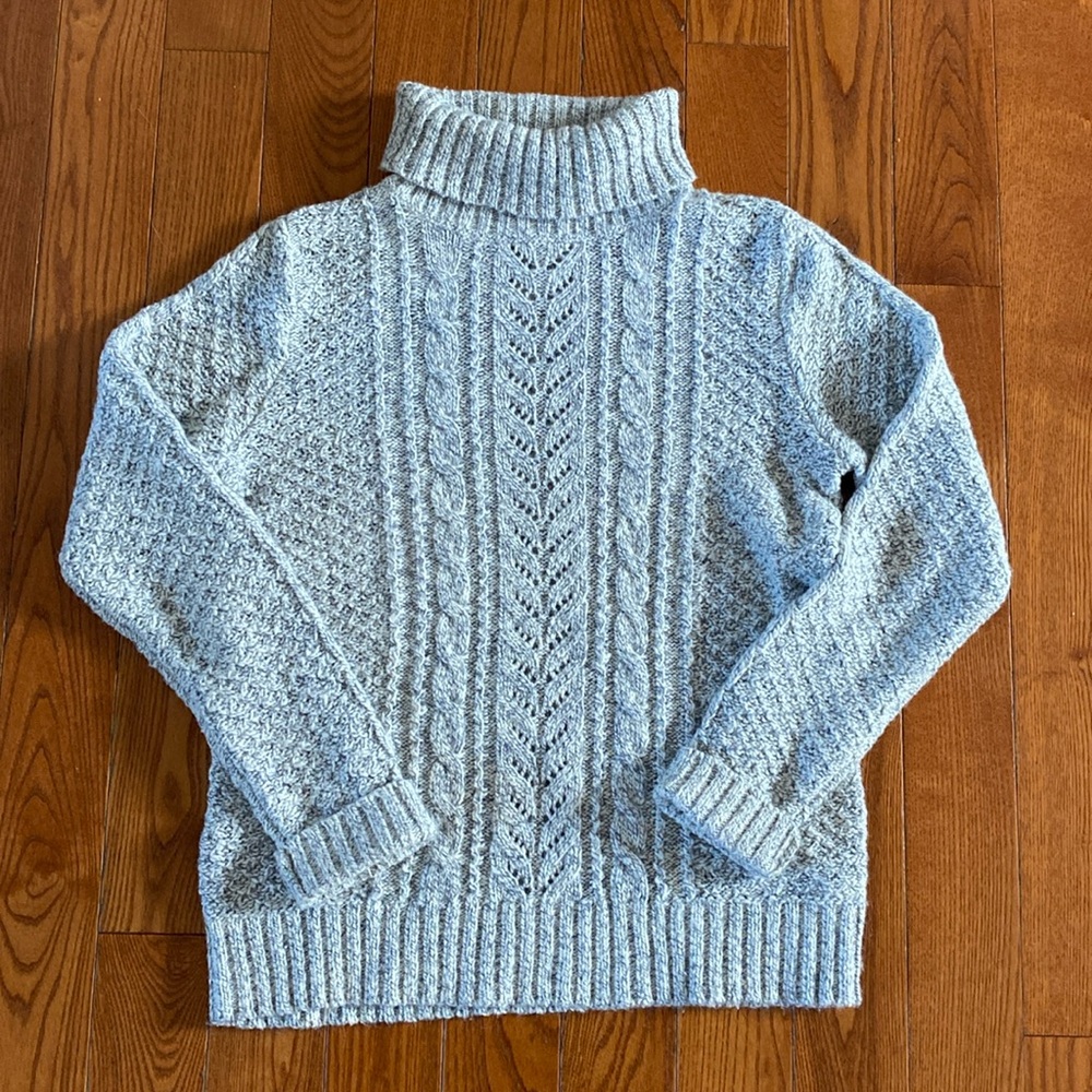 🍁Lands’ End beautiful womens medium grey very soft sweater turtleneck.